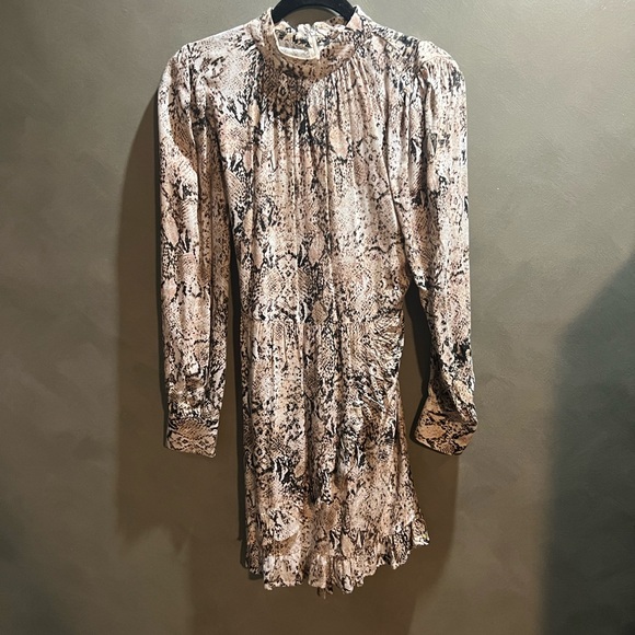 Leith ruffled dress - Picture 3 of 3